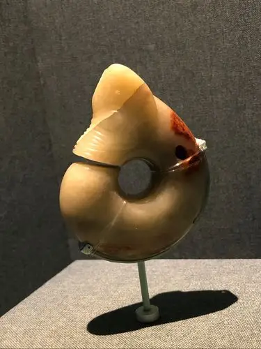 红山文化特展 写美篇由国家博物馆和辽宁博物馆联合举办的"玉出红山"