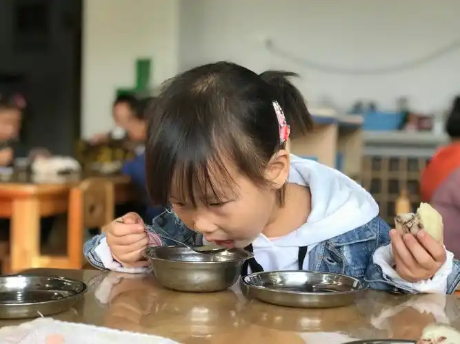 幼儿园生活——吃饭篇