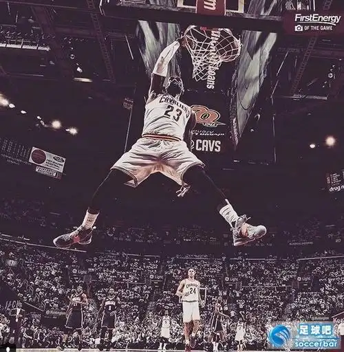 骑士队官方晒詹姆斯第二战扣篮照片