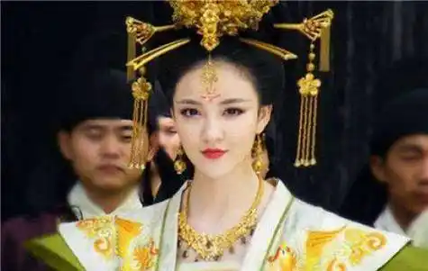 韦皇后和安乐公主欺负李重俊也而就算了,毕竟韦皇后是他名义上的母后