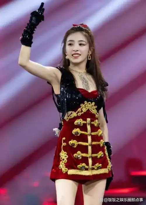 国民闺女张含韵:从酸甜女孩到魅力女神的华丽蜕变!