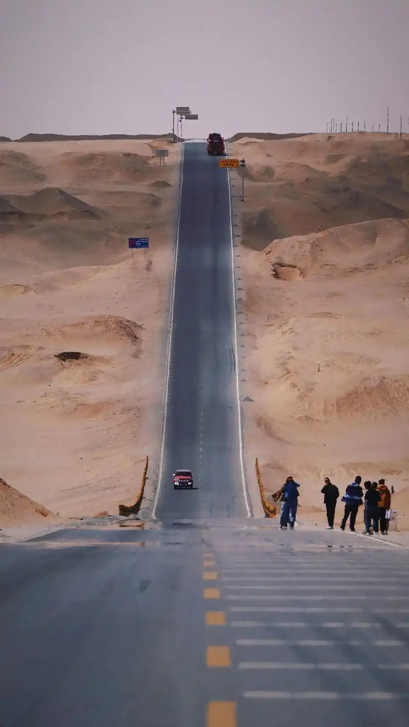 青海省海西蒙古族藏族自治州 g315 u型公路#沙漠公路 # - 抖音