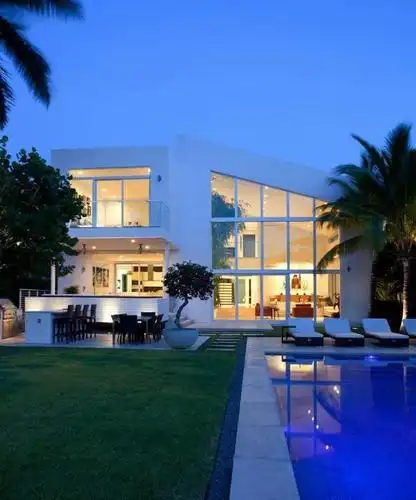 美国,金黄海滩一座"美式经典"的海滨别墅,风景如画