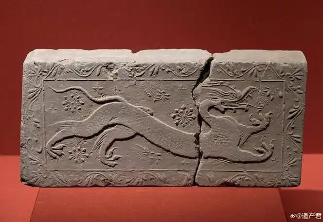 荆门博物馆收藏的汉代青龙画像砖