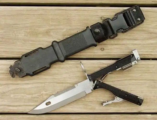 中国研发出可在10米内制敌的新型匕首枪,被称为特战用万能武器