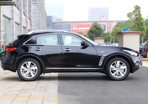 英菲尼迪qx70能对标bba加速73秒配7速就差品牌力