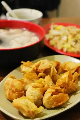 厦门老街里这碗7块钱的扁食,是每个厦大夜归人的解忧食谱.