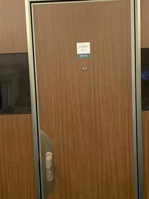 驾驶室的门走,跟进我的步伐一次性让大家看个痛快!