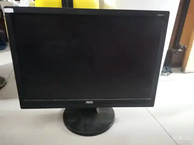 低价转让冠捷液晶显示器19寸100元正常使用18096565898