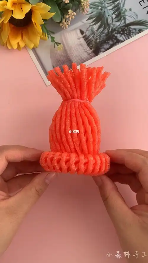 来做个温暖的手工帽子吧#亲子手工 #幼儿园手工  #废物利用 #创意手工