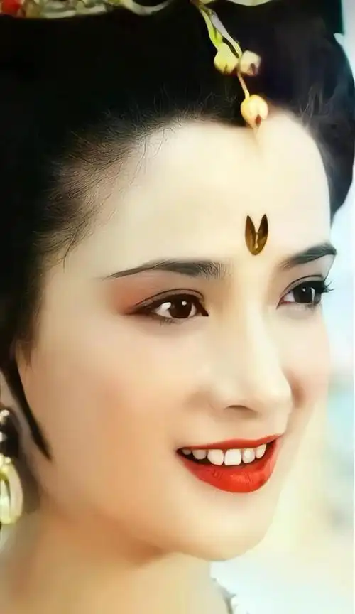 "名著收割机"何晴:不止美貌那么简单|演员|六小龄童|许亚军|电视剧