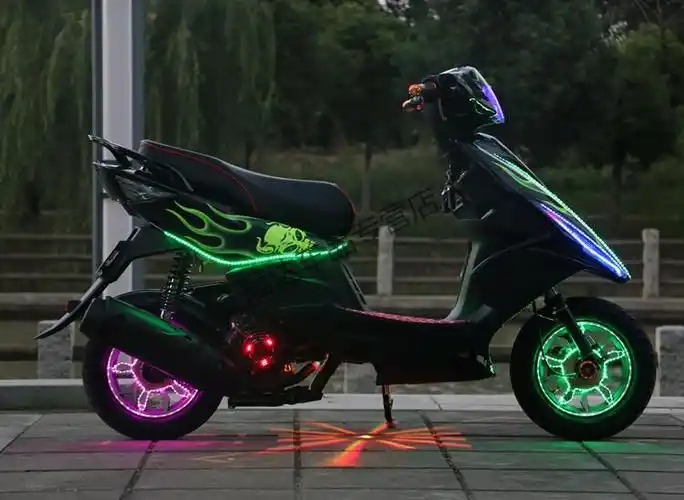 适用于五羊款式全新爆改白幽灵鬼火125cc摩托整车国四电喷150踏板燃油