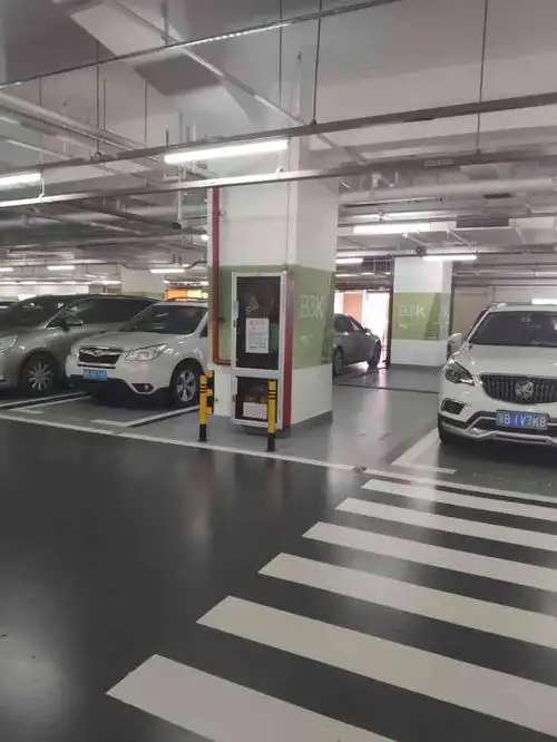 深圳湾万象城停车场-"这个停车场差到极点,总共有四层,有一部分.