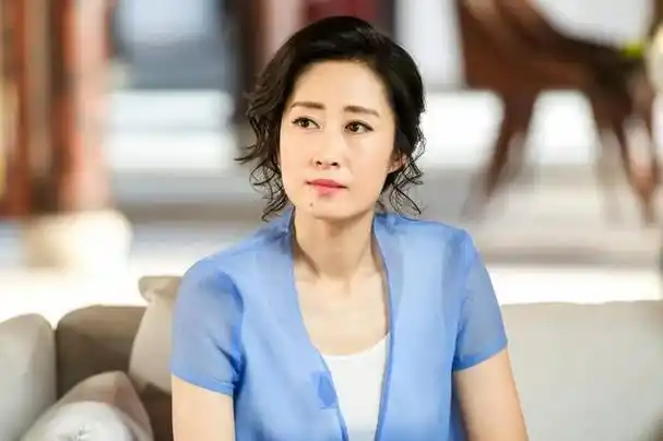 回顾刘敏涛:嫁豪门独守空房7年,离婚后重返荧屏今女儿成她骄傲