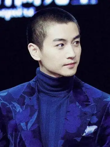 陈晓帅气十足,蔡徐坤秒变大猛男|寸头|霍建华_网易订阅