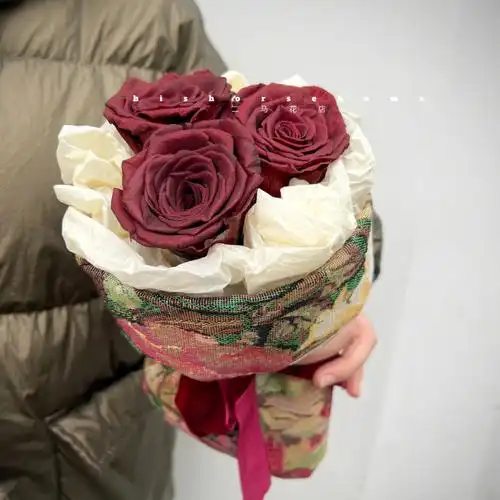 情人节酒红色永生花玫瑰花束