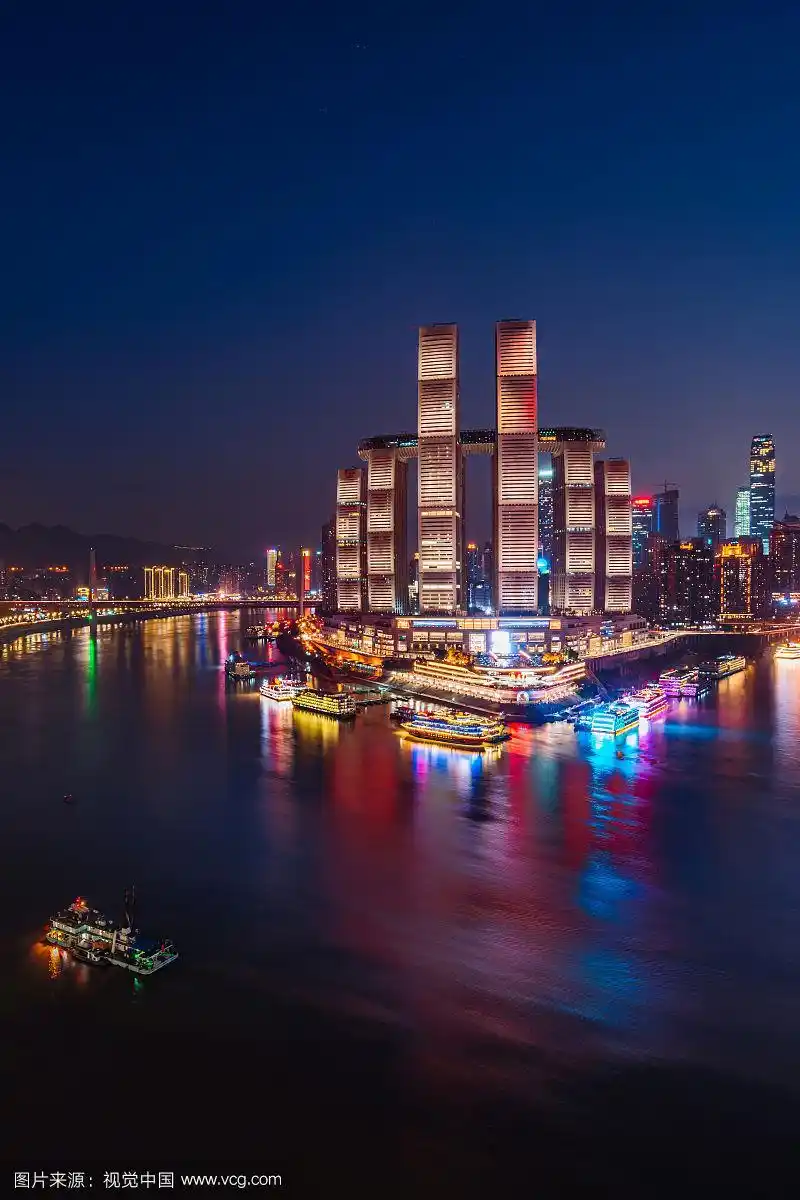 中国重庆朝天门码头夜景风光