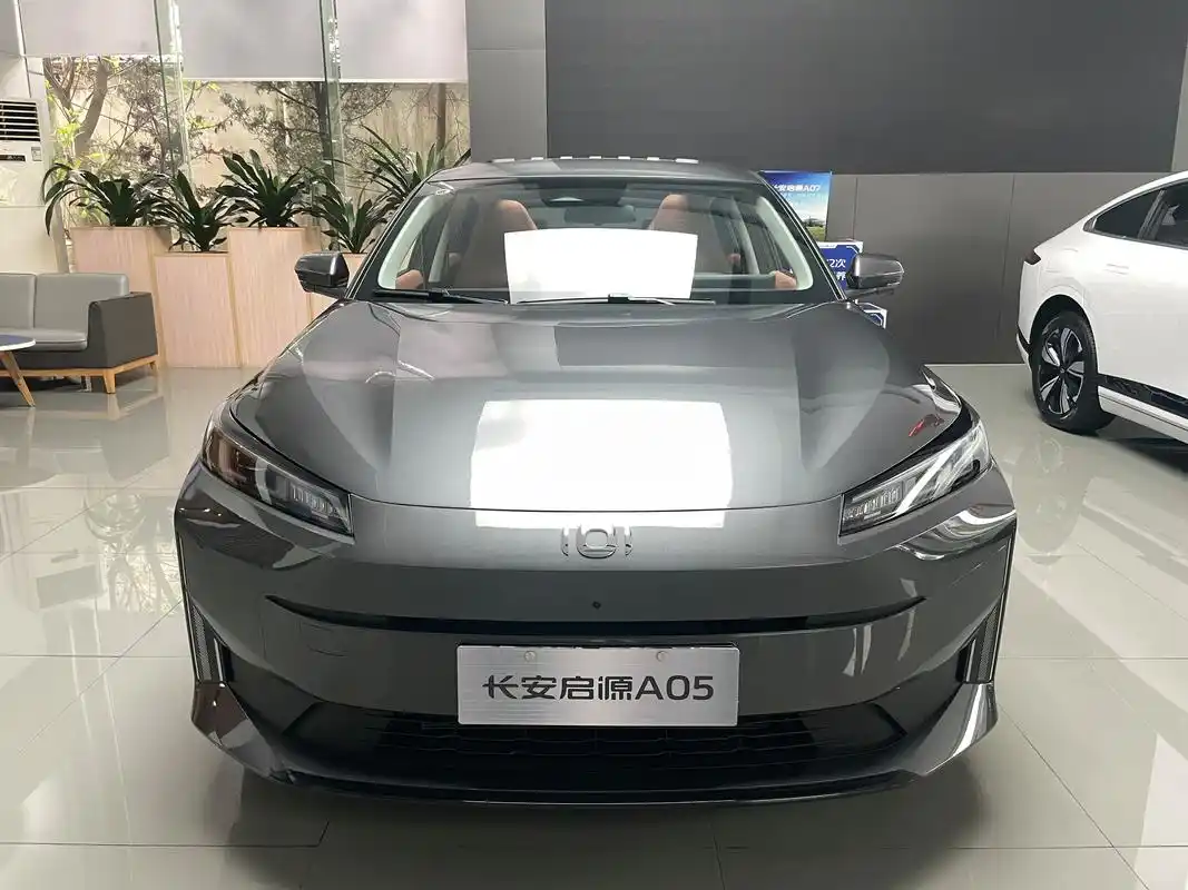 逸达的插电混动版 长安启源a05到店