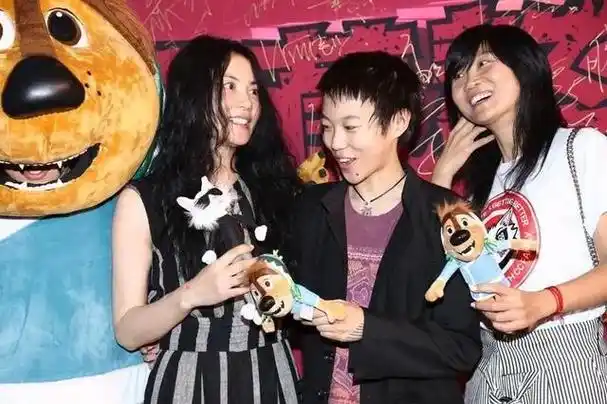 窦靖童:余生好好走,妈妈很幸福,落魄的父亲,却是我每天的牵挂|窦唯