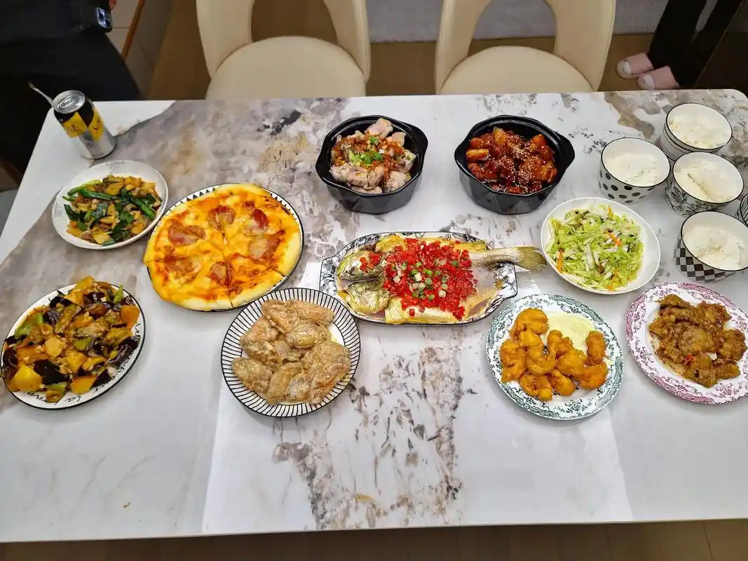 朋友聚会,吃饭全都喝饮料的局,真 - 抖音