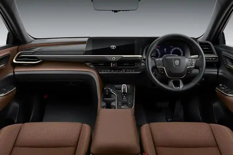 2024款丰田皇冠sport在内饰方面,延续了家族式设计风格,内饰提供棕色