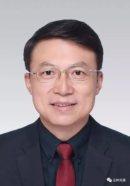 全国人大常委会批准任命王光辉为云南省人民检察院检察长