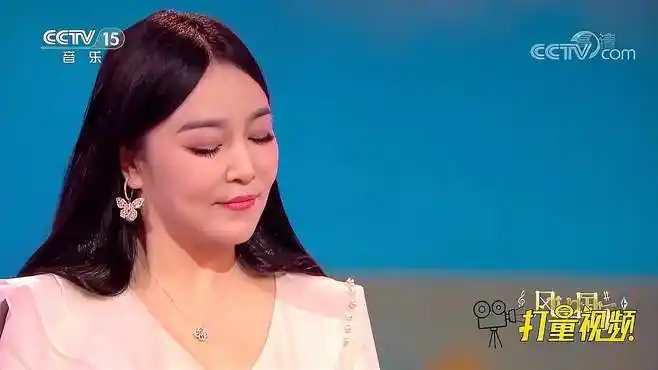 袁莎古筝演奏《梨花颂》,熟悉的旋律,勾起满满的回忆|风华国乐-影视综