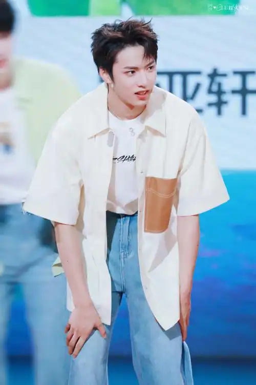 刘耀文中国移动动感地带芒果卡代言人