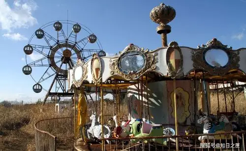 最受欢迎的化女沼废弃游乐园._手机搜狐网