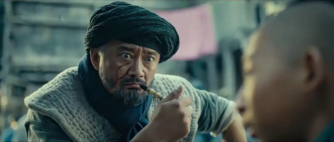 其实还想说一说曹卫宇曹老师饰演的军阀罗老歪,可以说