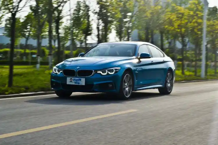 6缸涡轮326马力 插上翅膀能飞的宝马440i xdrive