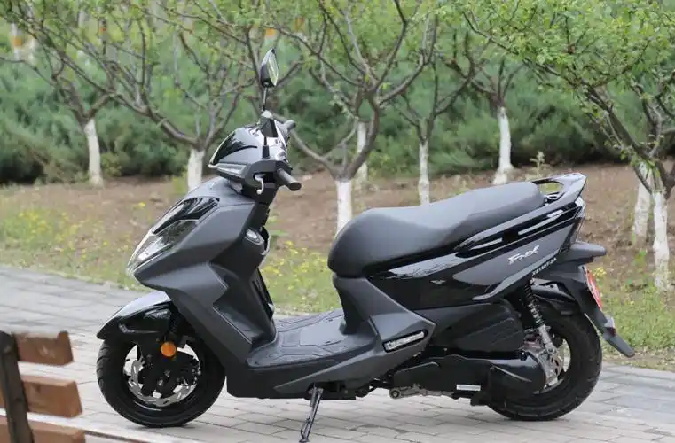 实拍解析三阳fnx150重新定义小排量运动踏板的标杆