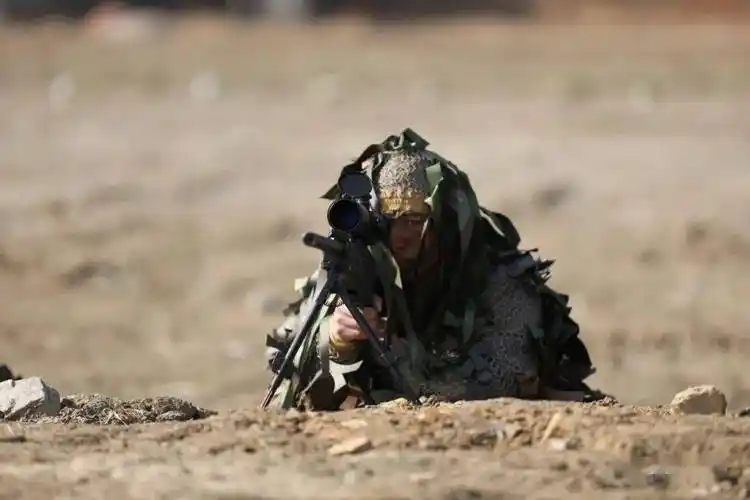 当兵第一年立三等功苗族小伙好样的