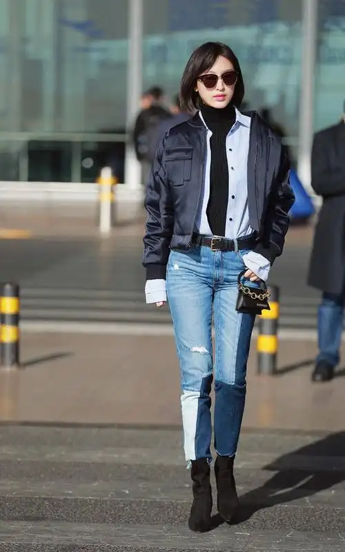 张俪示范补丁牛仔裤叠搭新穿法 飞行员夹克超精神