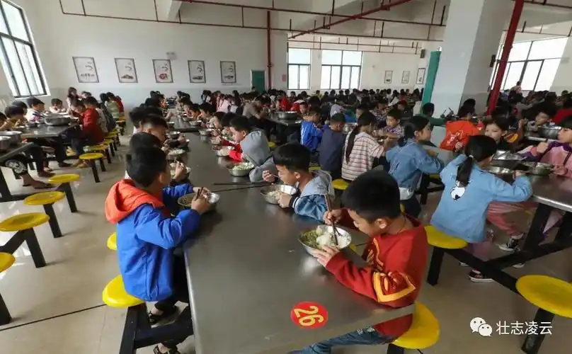 2019年的乡村学生食堂.李彩兰 摄