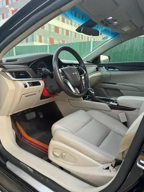 15年凯迪拉克xts 2.0t 自动全景天窗 boss音响 双电动座椅 五万多公