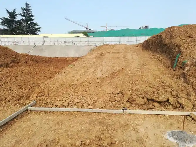 18#楼南侧2号汽车坡道放坡