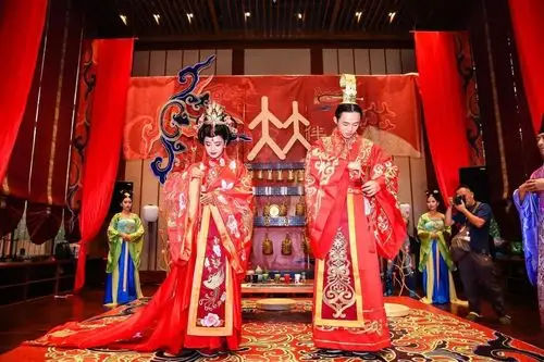 超赞的盛唐婚礼秀惊艳全场竟然可以这么美