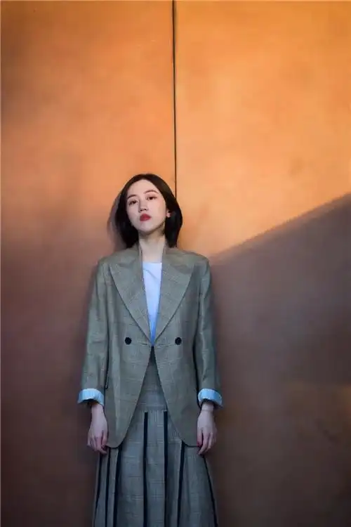 immi设计师品牌女装2019夏季新品系列玩转不同格纹