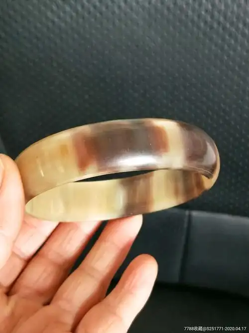 民国时期牛角手镯一支