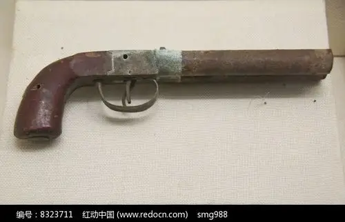 赤卫队使用的双管手枪