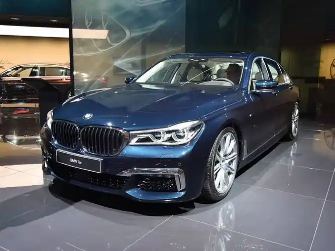 宝马7系