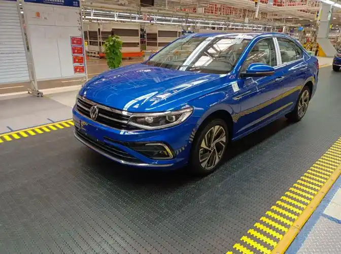 2022款一汽大众宝来工厂曝光外观化身小迈腾内饰不再套娃