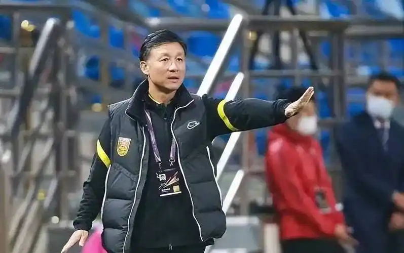 原创又来了成耀东国奥即将展开超40天超长集训踢8场热身赛