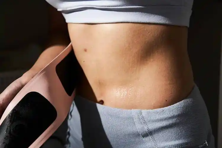 30℃夏天戴上,轻巧不勒,轻松隐藏在衣服内,谁知道你正悄咪咪练马甲线