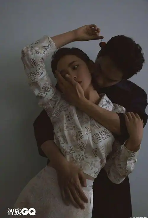 张若昀唐艺昕合体登封养眼十足 樱桃吻甜蜜爆表|吻戏|女明星_网易订阅