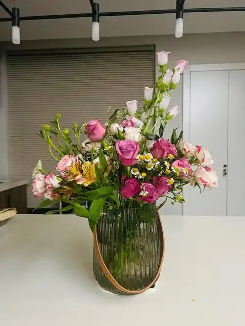 沉迷买花插花看花