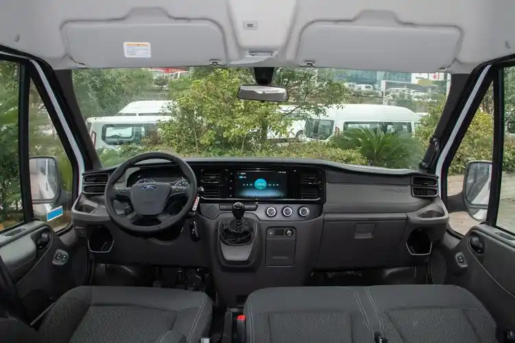 2021款新世代全顺pro22t手动长轴高顶物流车7座柴油国vi