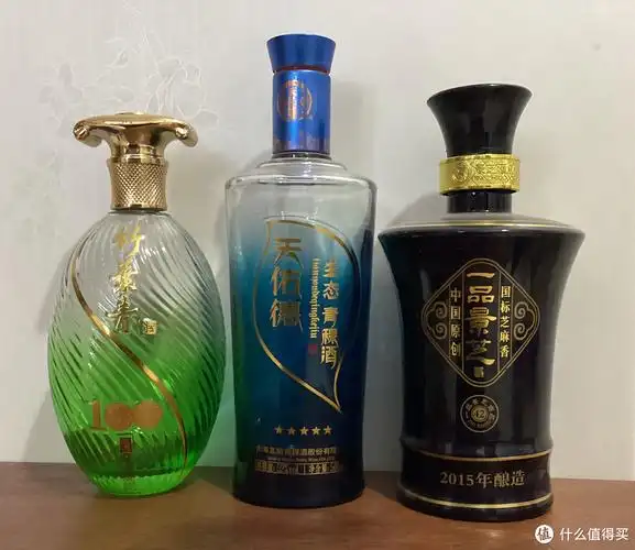 沉,是一种比较清新的;而且入口时有汾酒略微高级的水果味与豌豆的清香