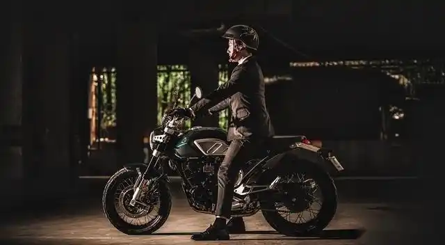 绅士"复古新主张——入门复古嘉陵250f动态评测